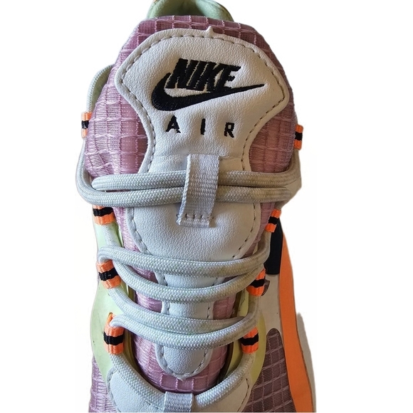 Nike Air Max 270 React SE Multicolor Women’s Size 6 - CJ0620-600 - Picture 11 of 16